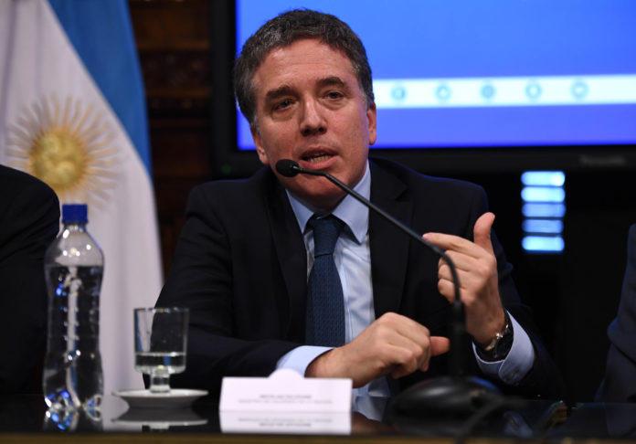 Dujovne le respondió a CFK: “Son y serán artífices y promotores de pobreza”