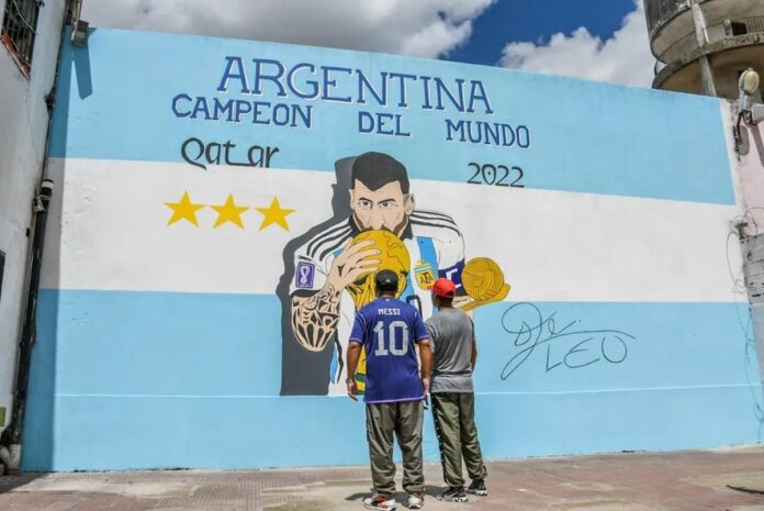 Internos de la Unidad 9 de La Plata hicieron un mural de Messi en uno de los paredones del pabellón