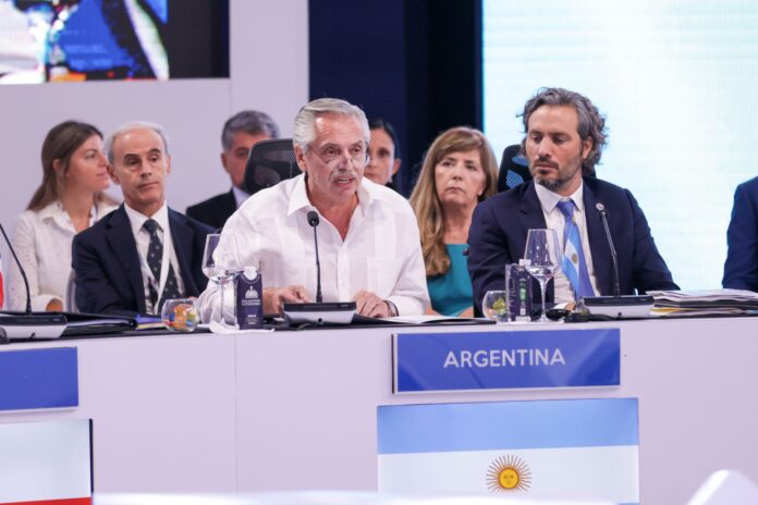 Alberto Fernández enuncia su discurso en la Cumbre Iberoamericana, en Santo Domingo. (Captura de video)